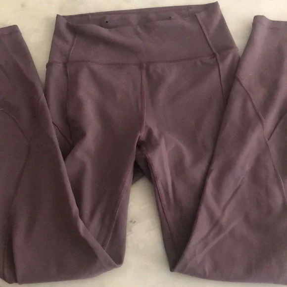 Lululemon In Movement 7/8 Tight *Everlux 25" Vintage Grape - Picture 2 of 4